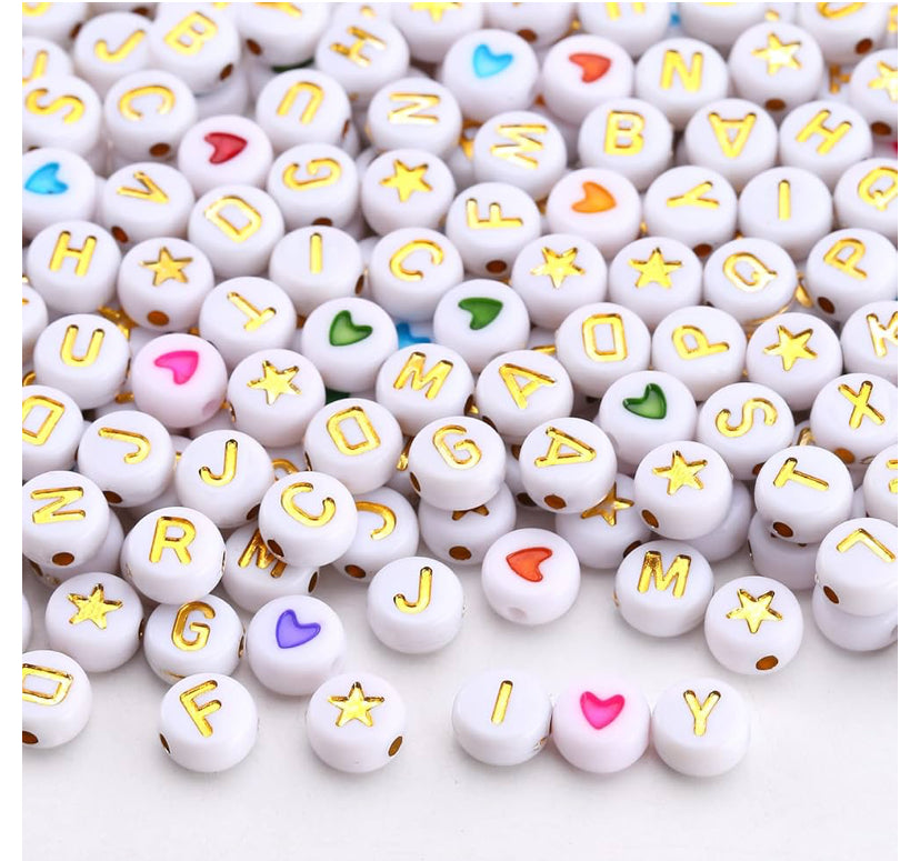 1100 pcs Letters Beads for Friendship Bracelets Making Kit， Alphabet Beads Bracelets Beads for Jewelry Making， Threading Round Heart Beads Star Beads Letter Beads Craft Beads (Gold letters )