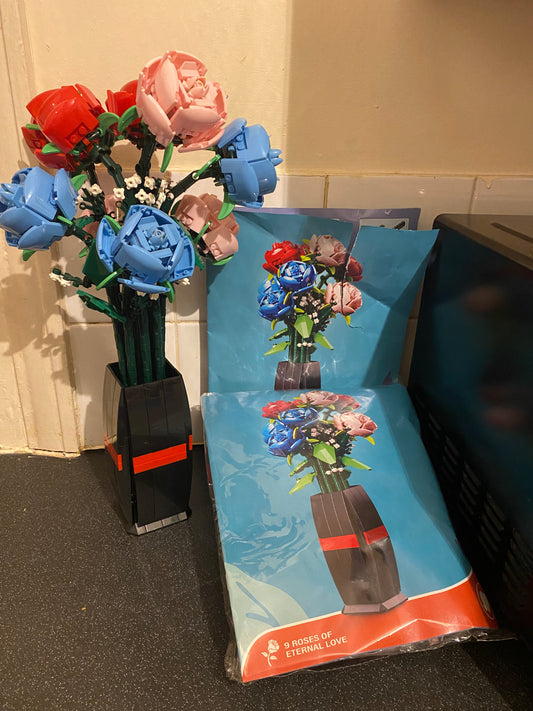 Brick Roses in vase kit - full size bricks not tiny ones x